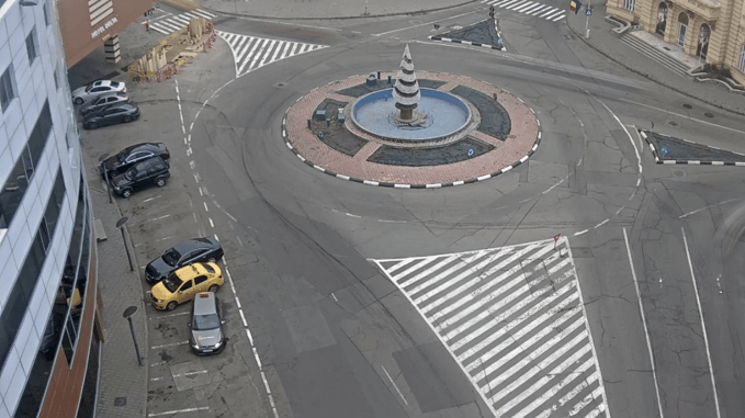 4-arm roundabout