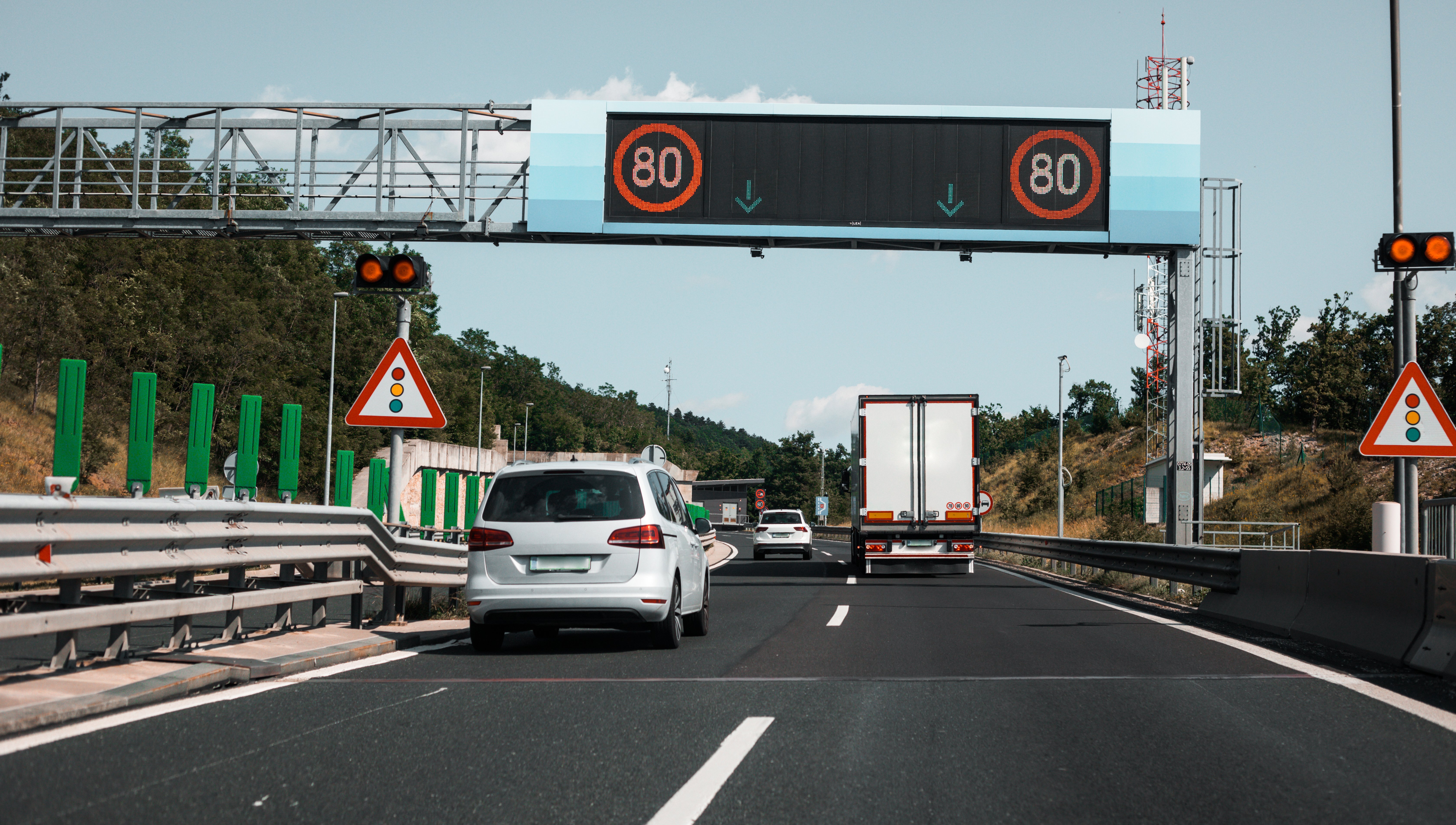 Traffic signs and speed limits